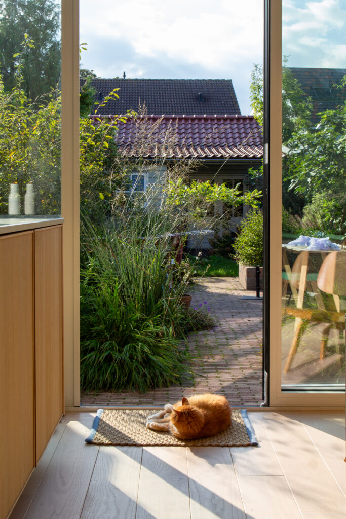 Midcentury Scandinavische woonstijl van Marie-Louise . Tuin